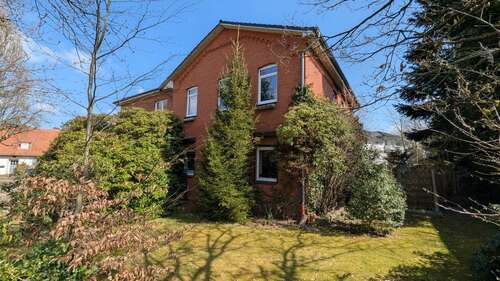 Foto - Haus zum Kaufen in Schwarzenbek 449.000,00 € 357 m²