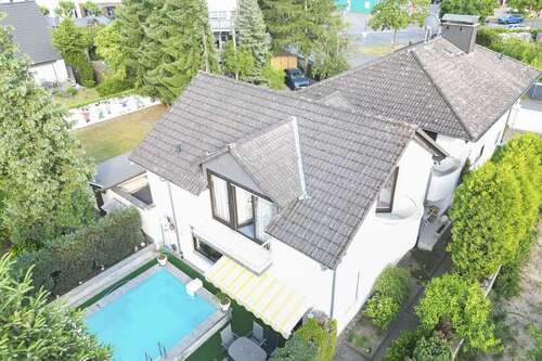 Foto - Haus zum Kaufen in Dietzenbach 895.000,00 € 268.15 m²
