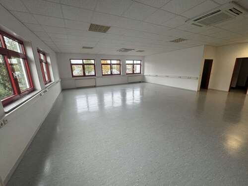 Foto - Büro in Kehl 2.000,00 € 250 m² - 2.000,00 EUR Kaltmiete, ca.  250,00 m²