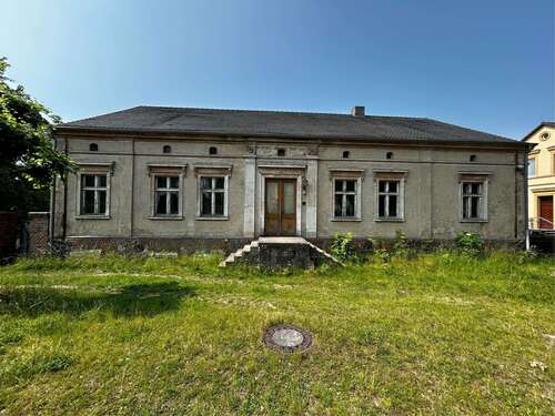 Foto - Haus zum Kaufen in Lögow 70.000,00 € 280 m²