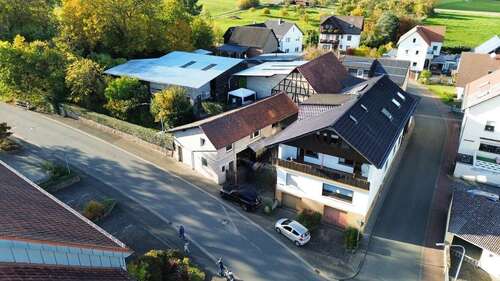 Foto - Haus zum Kaufen in Schöffengrund-Niederwetz 549.000,00 € 358 m²