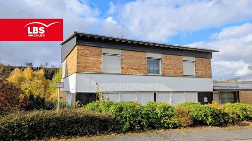 Foto - Haus zum Kaufen in Winterberg 325.000,00 € 276.84 m²