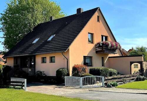 Foto - Haus zum Kaufen in Uetze 415.000,00 € 210 m²