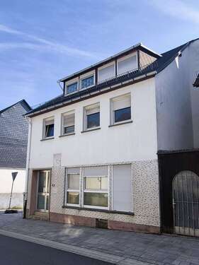 Foto - Haus zum Kaufen in Mengerskirchen 269.000,00 € 235 m²