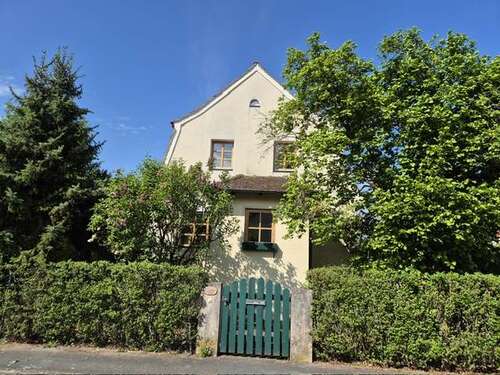 Foto - Haus zum Kaufen in Oberasbach 550.000,00 € 111 m²