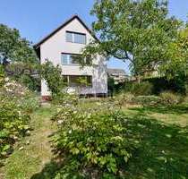 Haus zum Kaufen in Düsseldorf Wersten 650.000,00 € 194.48 m² - Düsseldorf / Wersten