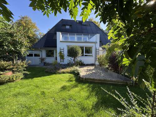 Foto - Haus zum Kaufen in Bad Schwartau 1.192.000,00 € 323.8 m²