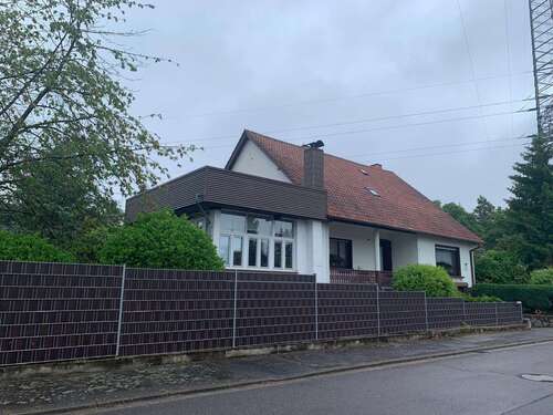 Foto - Haus zum Kaufen in Homburg 399.000,00 € 200 m²