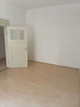 Foto - Wohnung zum Mieten in Halle 255,00 € 30 m²