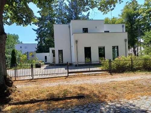 Foto - Haus zum Kaufen in Falkensee 1.080.000,00 € 240 m²