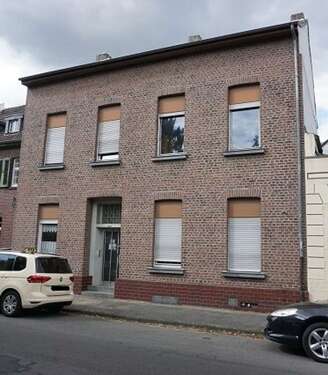 Foto - Haus zum Kaufen in Krefeld 375.000,00 € 294 m²