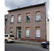 Haus zum Kaufen in Krefeld 375.000,00 € 294 m²