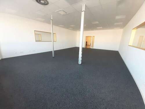 Foto - Büro in Neutraubling 1.794,00 € 117 m²