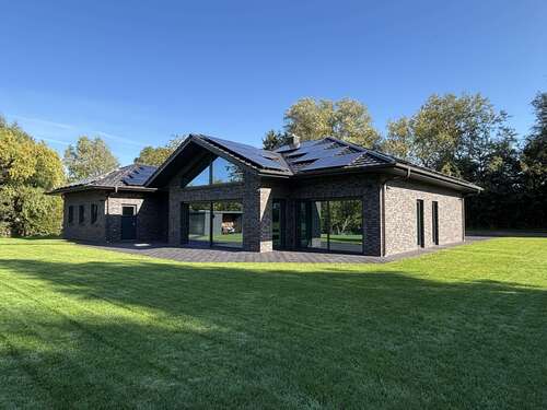 Foto - Haus zum Kaufen in Hude 1.400.000,00 € 247 m²