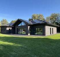Haus zum Kaufen in Hude 1.400.000,00 € 247 m²
