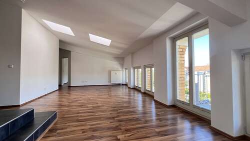 Foto - Wohnung zum Mieten in Magdeburg 655,00 € 86.12 m²