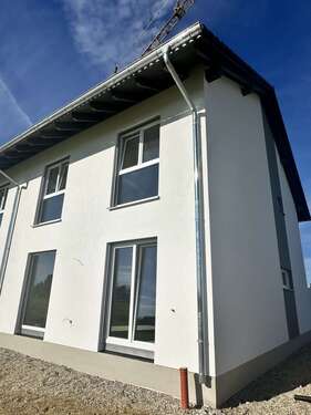 Foto - Haus zum Mieten in Ergolding 1.800,00 € 119.75 m²