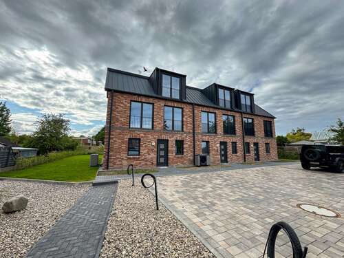 Foto - Haus zum Mieten in Schönberg 1.980,00 € 189 m²