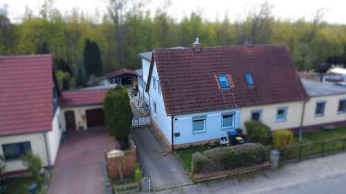 Foto - Haus zum Kaufen in Aschersleben 249.000,00 € 149.54 m²