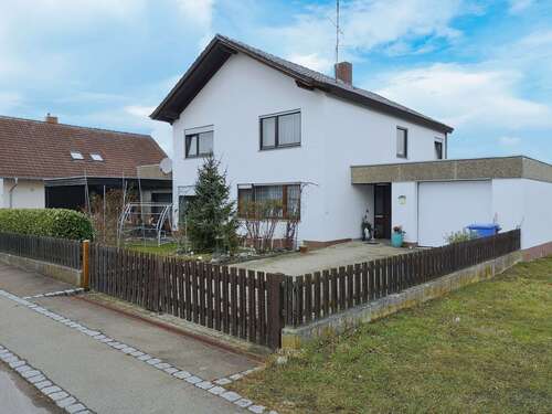 Foto - Haus zum Kaufen in Mengen 349.000,00 € 190 m²