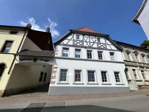 Foto - Haus zum Kaufen in Wolfstein 379.000,00 € 419 m²
