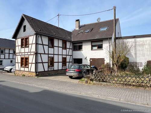 Foto - Haus zum Kaufen in Bad Münstereifel-Schönau 214.000,00 € 190 m²