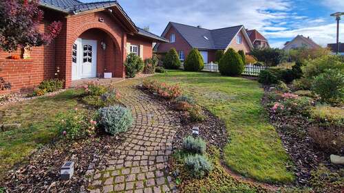 Foto - Haus zum Mieten in Wolfsburg (Kästorf) 1.400,00 € 180 m²