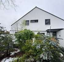 Haus zum Mieten in Friedrichsdorf 2.900,00 € 224 m²