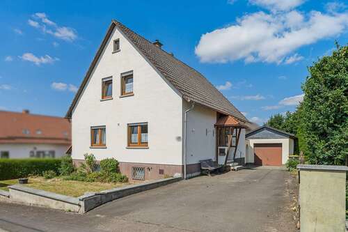 Foto - Haus zum Kaufen in Mücke 179.000,00 € 111.56 m²