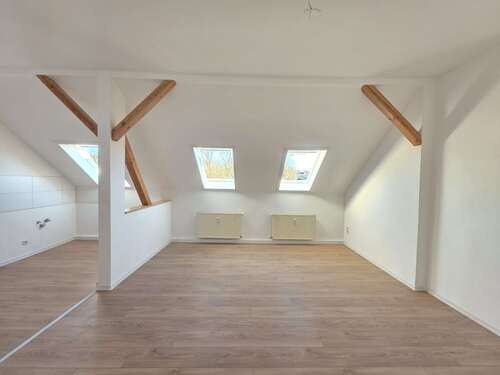 Foto - Wohnung zum Mieten in Limbach-Oberfrohna 896,00 € 127.88 m²