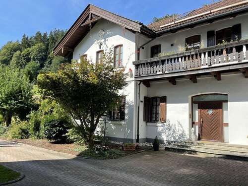 Foto - Haus zum Kaufen in Holz 1.685.000,00 € 187 m²