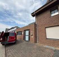 Halle in Grevenbroich 1.000,00 € 160 m²