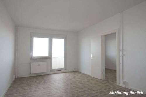 Foto - Wohnung zum Mieten in Halle (Saale) 449,85 € 70.37 m²