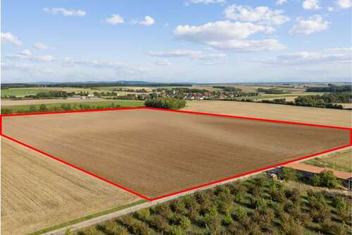 Foto - Grundstück in Erlach 622.000,00 € 65481 m²