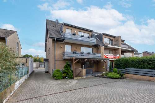 Foto - Haus zum Kaufen in Grevenbroich 699.999,00 € 295 m²