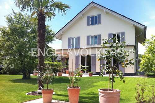 Foto - Haus zum Kaufen in Köln - Weiden 1.460.000,00 € 203 m²