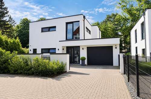 Foto - Haus zum Kaufen in Langenhagen 990.000,00 € 200 m²