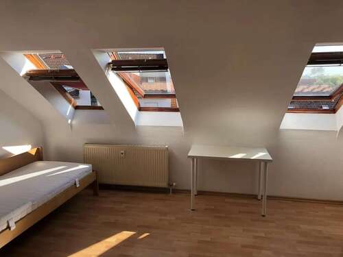 Foto - Wohnung zum Mieten in Mannheim-Rheinau 450,00 € 22 m²