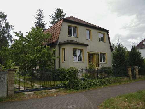 Foto - Haus zum Kaufen in Neuenhagen bei Berlin 930.000,00 € 280 m²