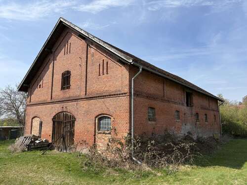Foto - Haus zum Kaufen in Kuckssee OT Puchow 99.000,00 € 300 m²