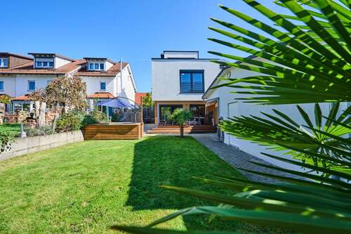 Foto - Haus zum Kaufen in Nufringen 985.000,00 € 271.63 m²