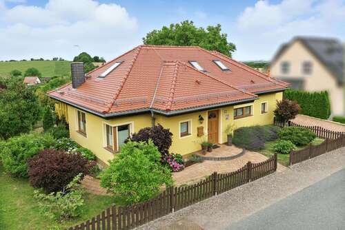 Foto - Haus zum Kaufen in Klipphausen 520.000,00 € 180 m²