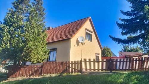 Foto - Haus zum Kaufen in Farnstädt 80.000,00 € 109.47 m²