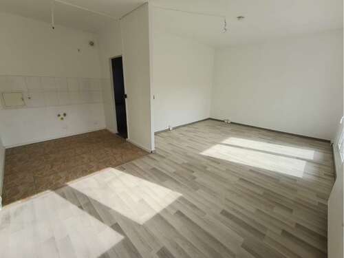 Foto - Wohnung zum Mieten in Halle 342,00 € 56.02 m²