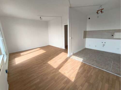 Foto - Wohnung zum Mieten in Halle 342,00 € 56.02 m²