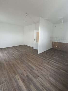Foto - Wohnung zum Mieten in Halle 400,00 € 65 m²