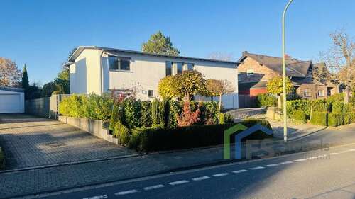 Foto - Haus zum Kaufen in Düren-Gürzenich 839.000,00 € 264 m²