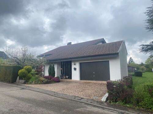Foto - Haus zum Kaufen in Straubenhardt 680.000,00 € 222 m²