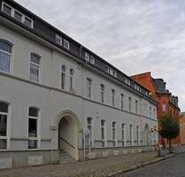 Büro in Calbe 250,00 € 52.5 m² - 250,00&nbsp;EUR Kaltmiete, ca.&nbsp; 52,50&nbsp;m&sup2; in Calbe (PLZ: 39240)