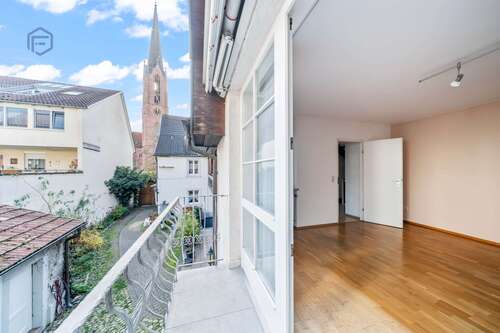 Foto - Haus zum Kaufen in Eichstetten am Kaiserstuhl 890.000,00 € 450 m²